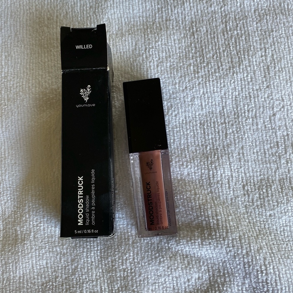 Younique liquid eyeshadow Willed. NIB